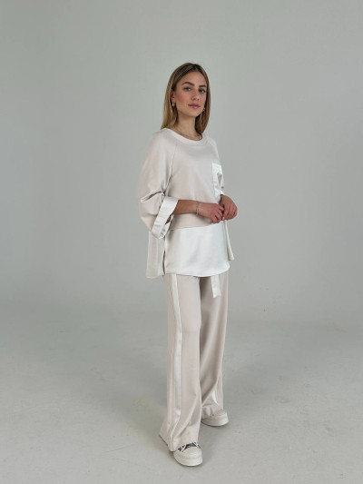High-waisted wide-leg trousers with belt