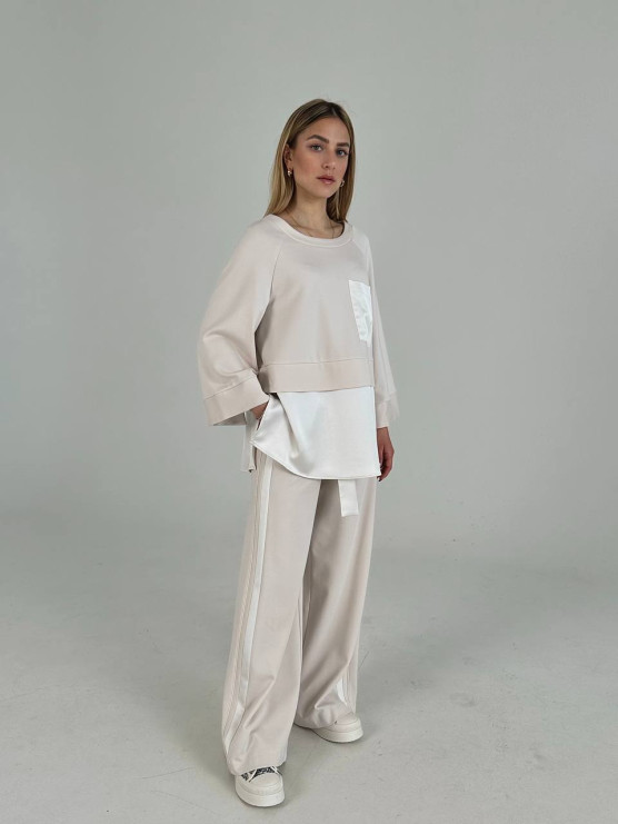 High-waisted wide-leg trousers with belt