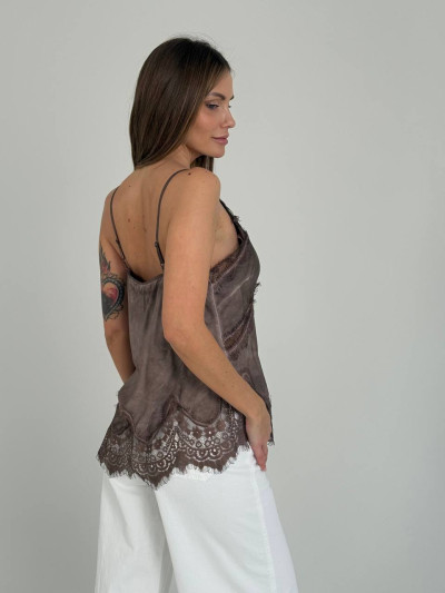 Top in viscosa con pizzo