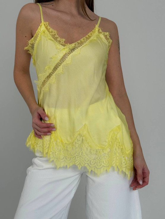 Top in viscosa con pizzo