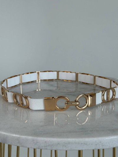 Elastic belt with metal rings