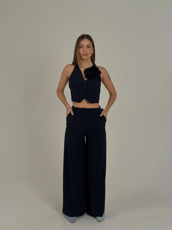 Wide-leg tailored trousers