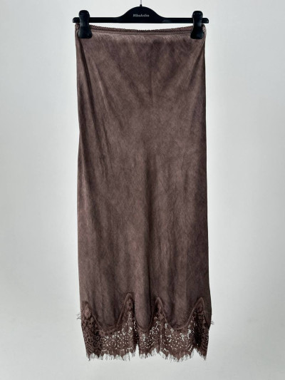 Long skirt with lace trim