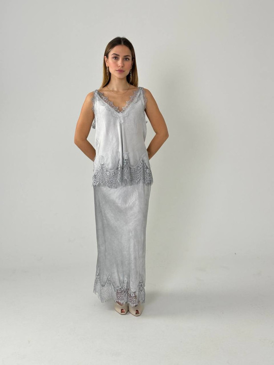 Top in viscosa con pizzo elegante
