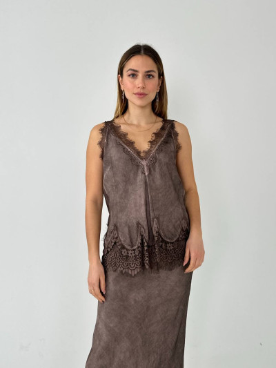 Top in viscosa con pizzo elegante