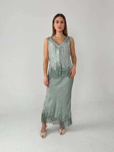 Long skirt with lace trim