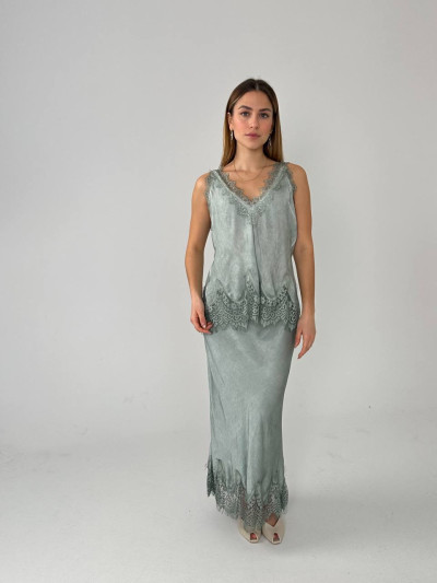 Long skirt with lace trim