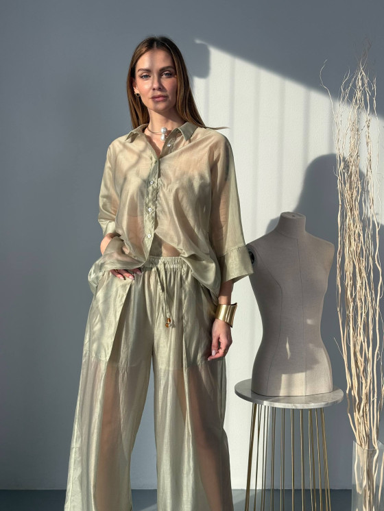 Lightweight fluid shirt