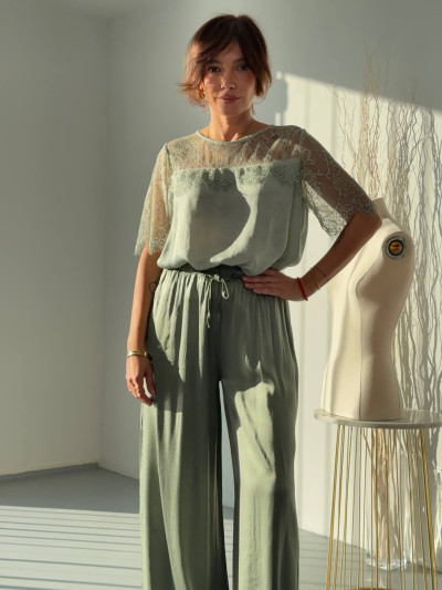 Blusa in viscosa con pizzo