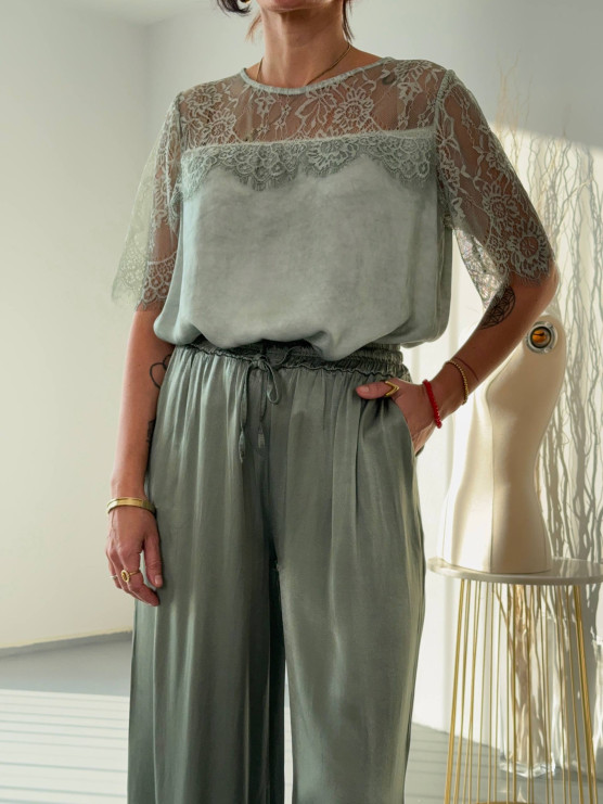 Blusa in viscosa con pizzo