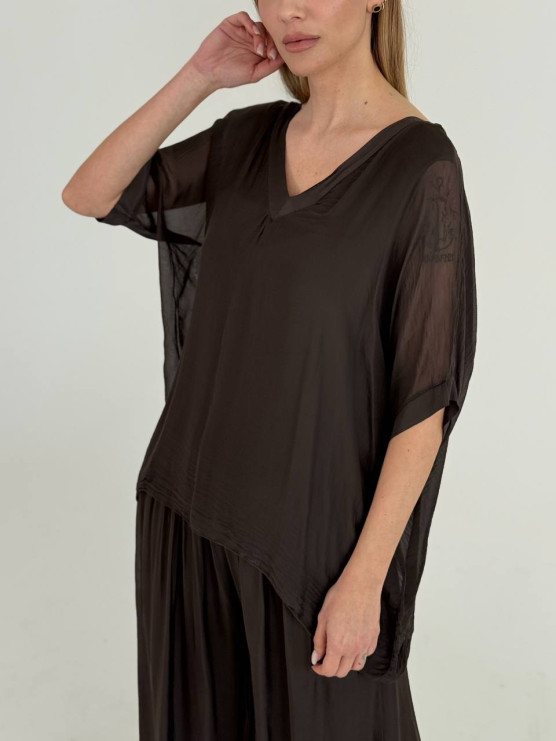 Blusa fluida scollo V in misto seta