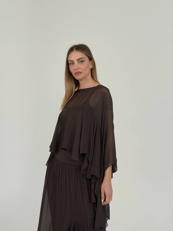 Flowing silk blend blouse with ruffle