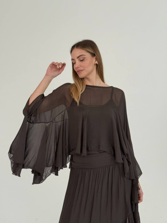 Flowing silk blend blouse with ruffle