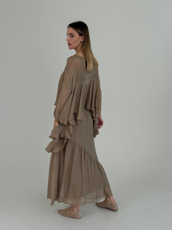 Flowing silk blend skirt with ruffle