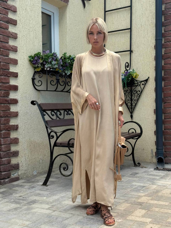 Sleeveless dress with side slits