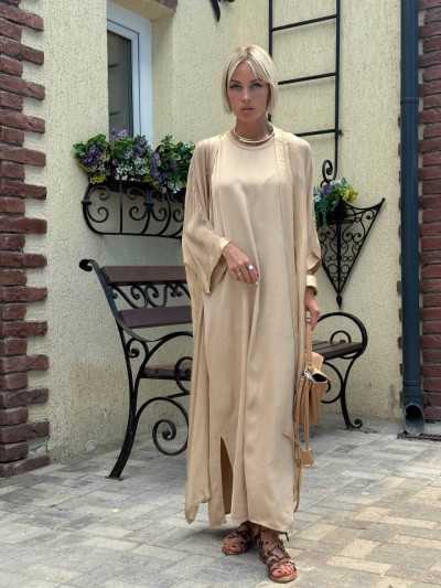 Sleeveless dress with side slits