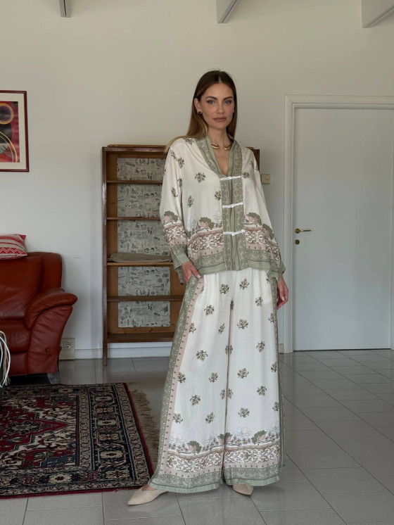 Pantaloni ampi stampati con elastico