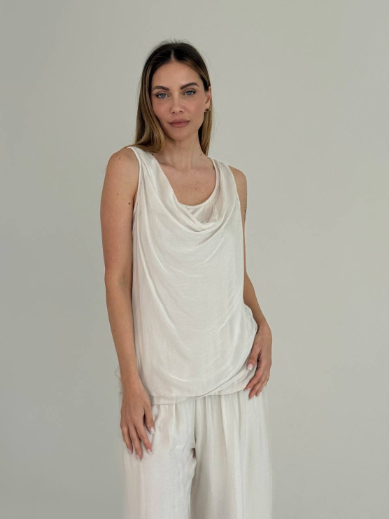 Top fluido con scollo morbido