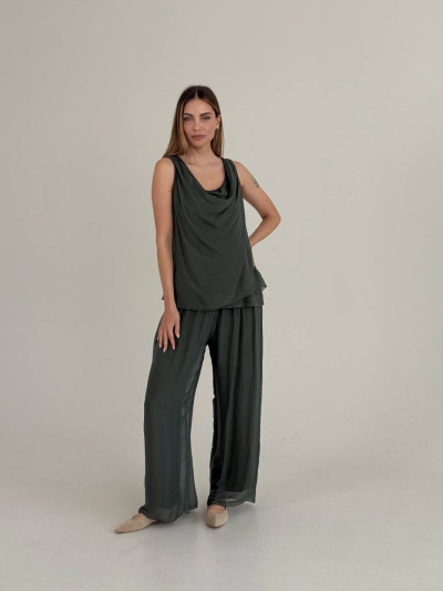 Top fluido con scollo morbido