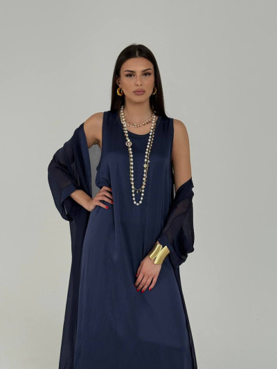 Sleeveless dress with side slits