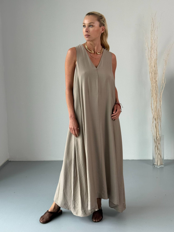 Long V-neck dress