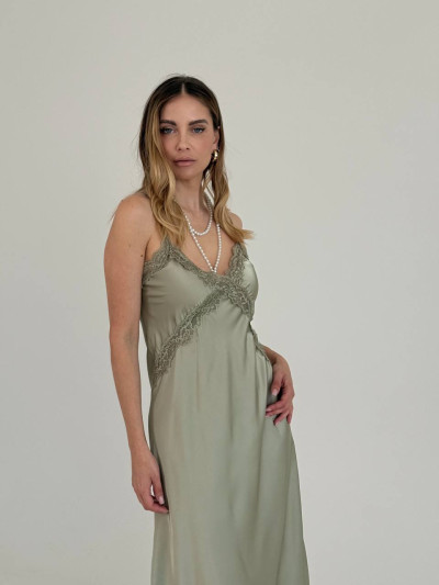 Abito in raso con pizzo