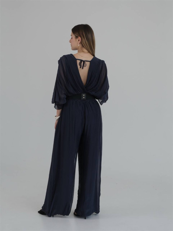 Tuta fluida elegante in seta