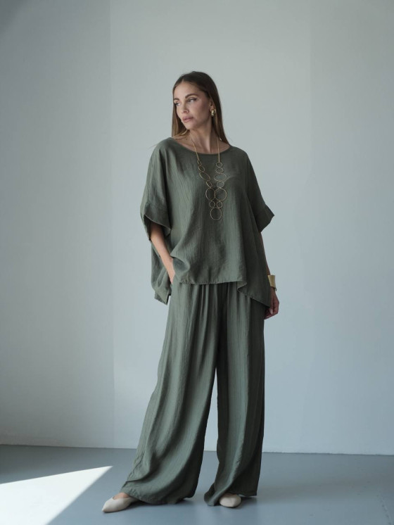 Set blusa oversize e pantaloni palazzo in viscosa