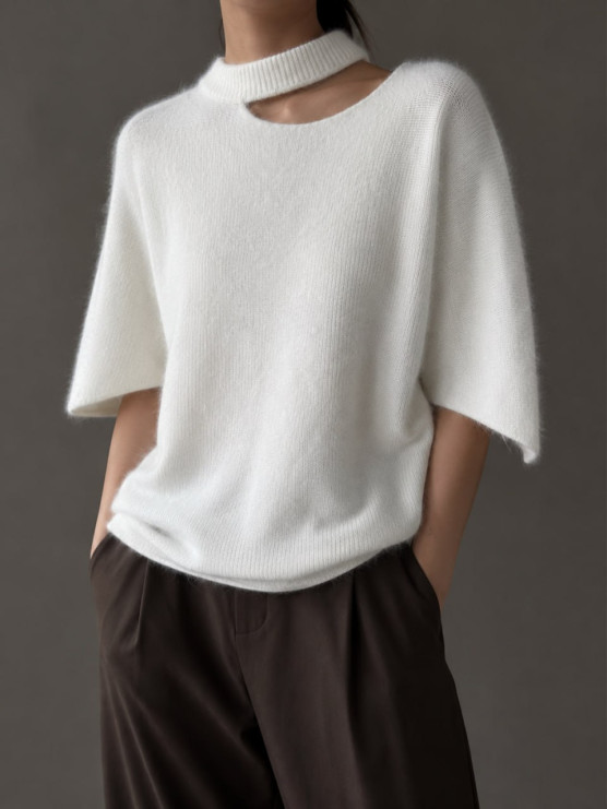Pullover in maglia con scollo cut-out