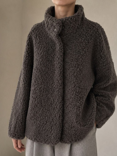 Giacca in teddy con collo alto