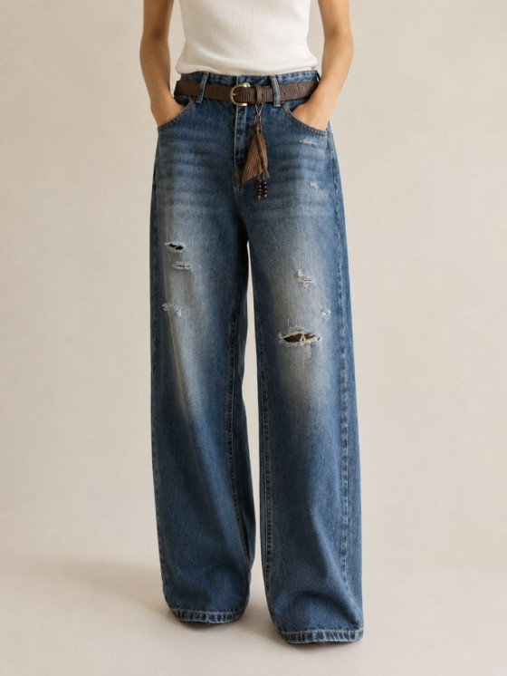 Wide-leg distressed jeans