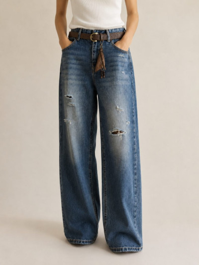 Wide-leg distressed jeans