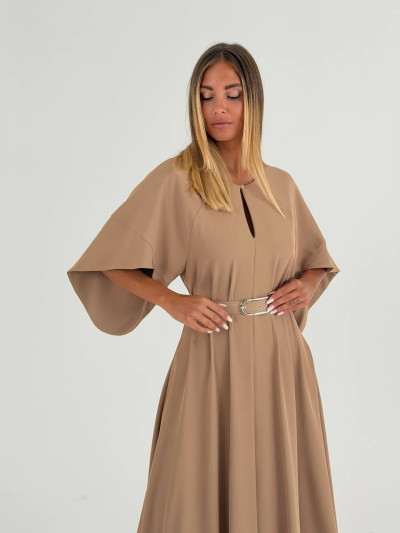 Abito midi fluido con cintura