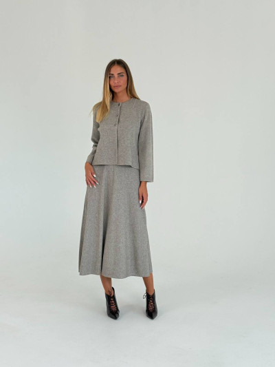 Cardigan girocollo con bottoni