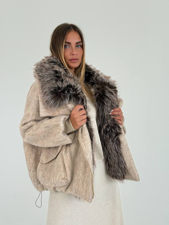 Giacca oversize con collo in eco pelliccia