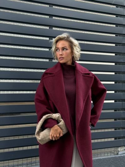 Oversize coat with classic lapel