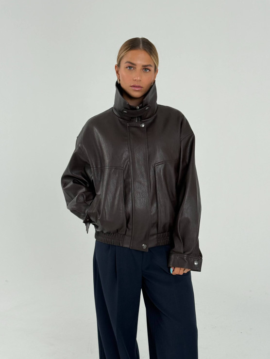 Giacca bomber in ecopelle con collo alto