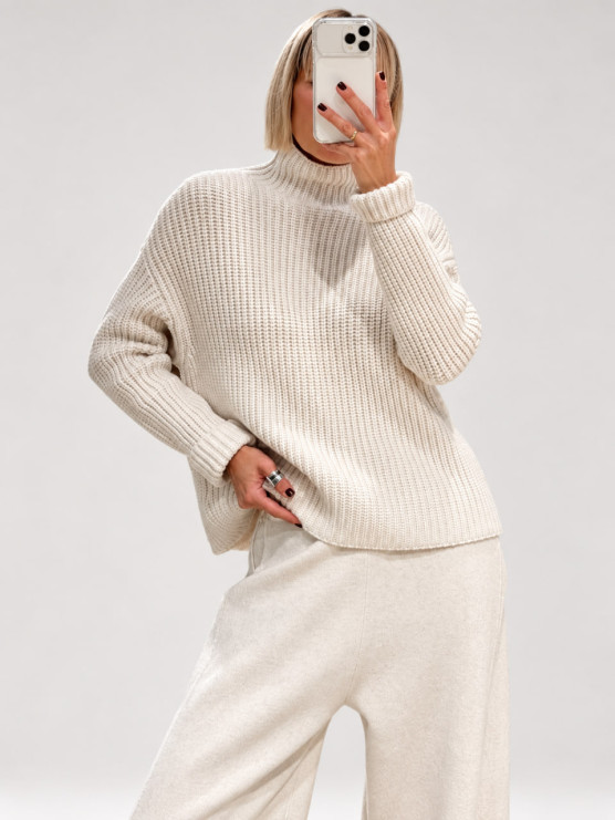 Maglione dolcevita a coste