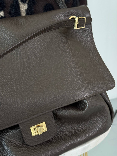 Grained genuine leather shoulder bag