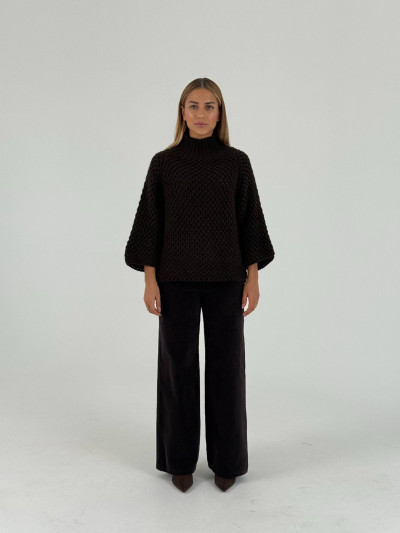 Pullover ampio in maglia lavorata con collo alto