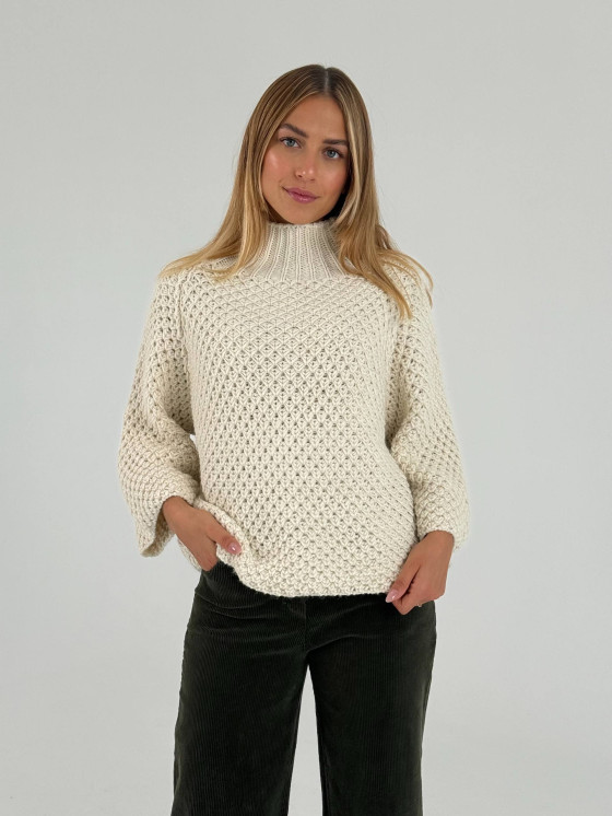 Pullover ampio in maglia lavorata con collo alto