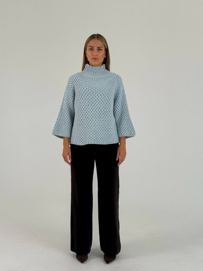 Pullover ampio in maglia lavorata con collo alto