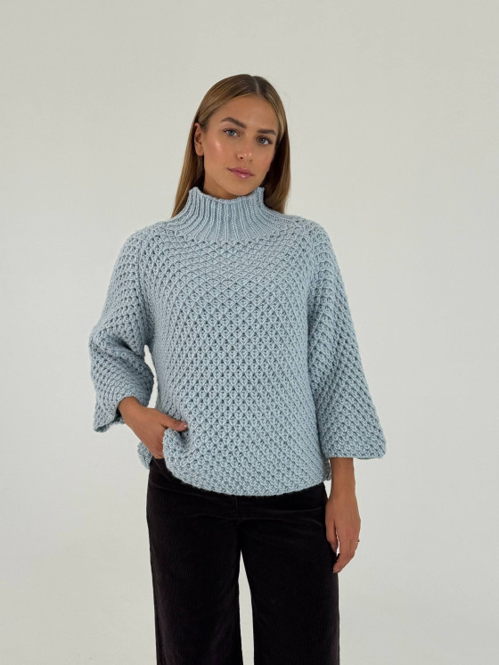 Pullover ampio in maglia lavorata con collo alto