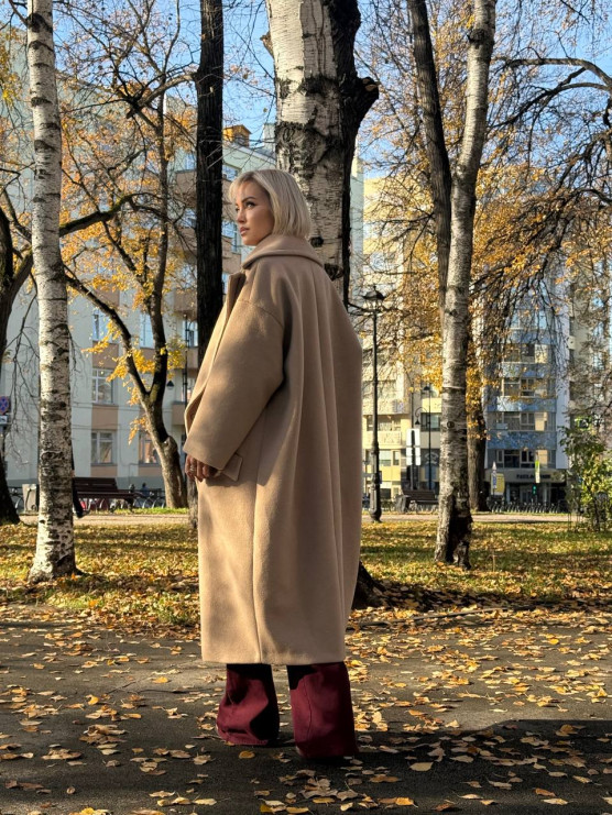 Cappotto oversize con rever classico