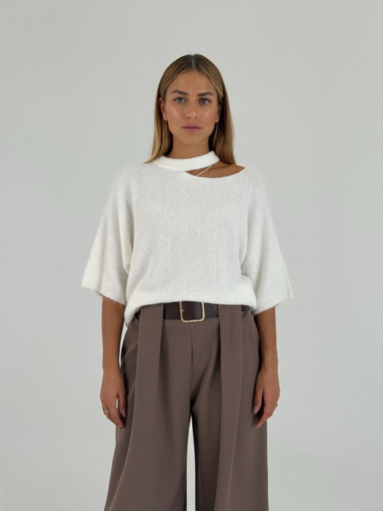Pullover in maglia con scollo cut-out