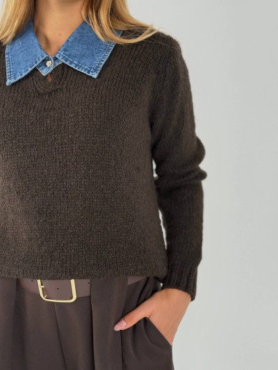 Pullover con colletto in denim