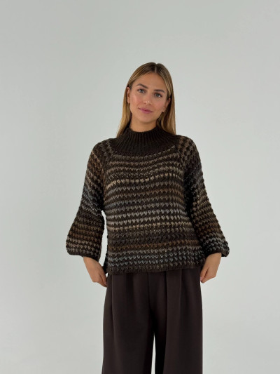 Pullover collo alto con maniche a campana