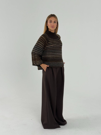 Pullover collo alto con maniche a campana