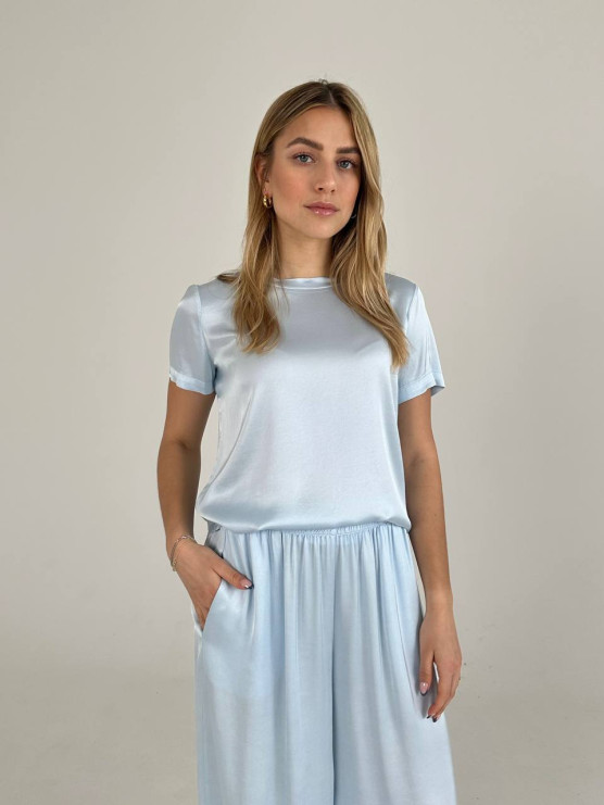 Pantaloni evazați
