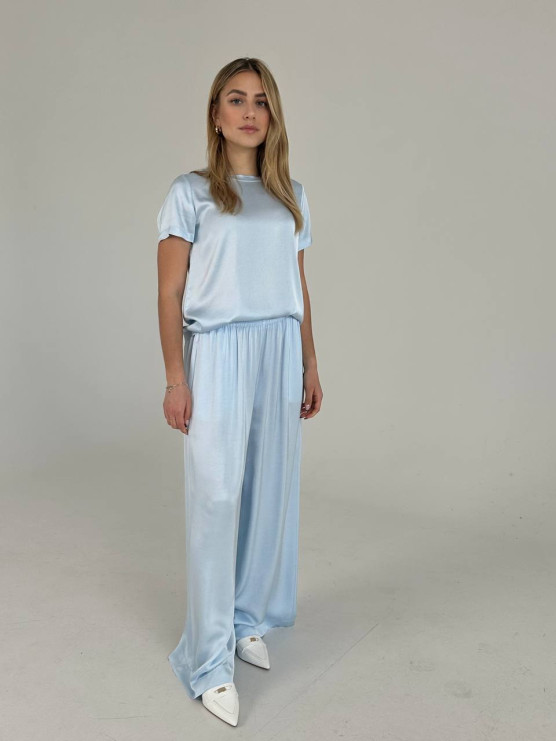 Pantaloni evazați